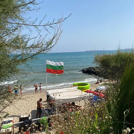 Sea View On The Sunny Apartman